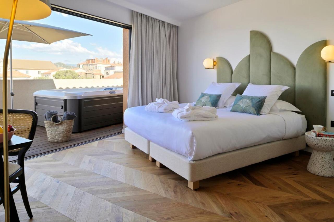 Hotel & Spa Rocabella LʼÎle-Rousse 外观 照片