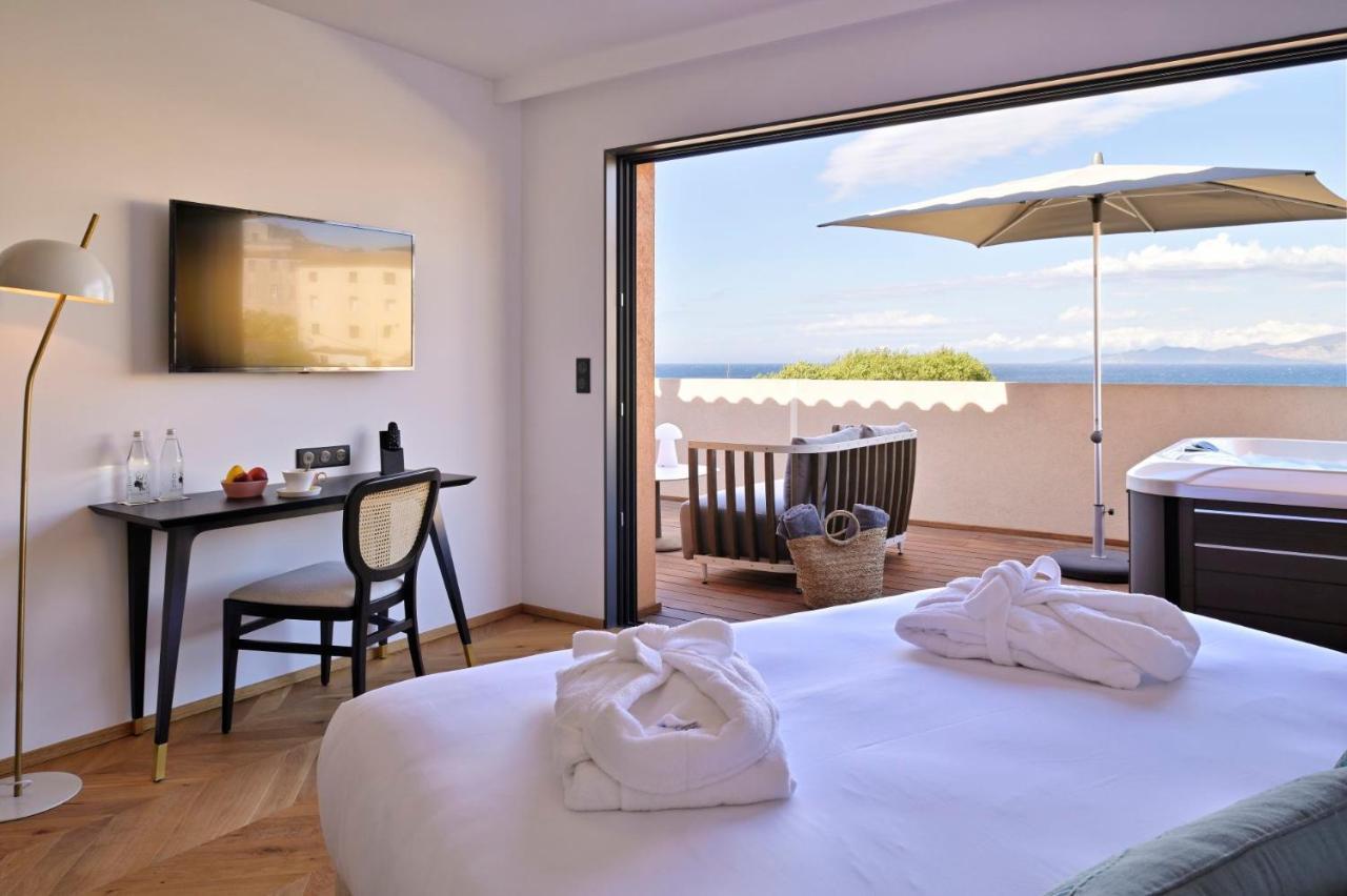 Hotel & Spa Rocabella LʼÎle-Rousse 外观 照片