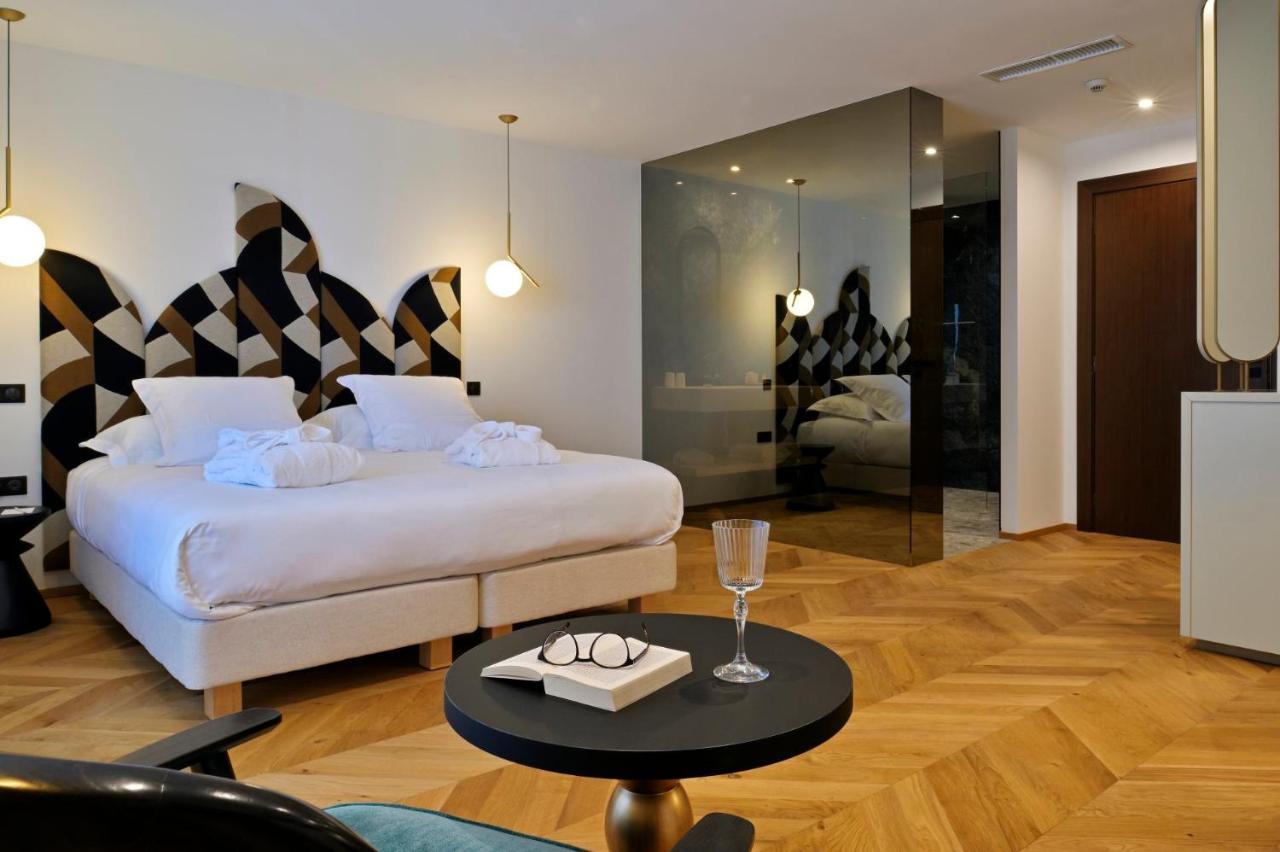 Hotel & Spa Rocabella LʼÎle-Rousse 外观 照片
